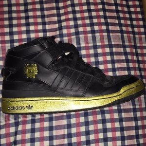 Adidas black & gold sneakers